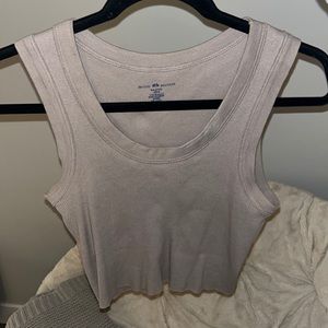 LIKE NEW Brandy Melville Cropped Tank! Loose fit cute hem! Lavender color ribbed